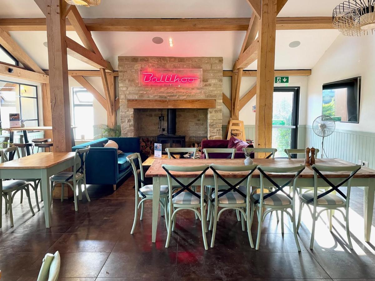 Cosy Cotswold Lodge By Your Home Here - Summer Sale For 3 Plus Nights - Ideal For Families With Log-Burner, Spa, Private Parking And Heated Swimming Pools Ashton Keynes Екстериор снимка