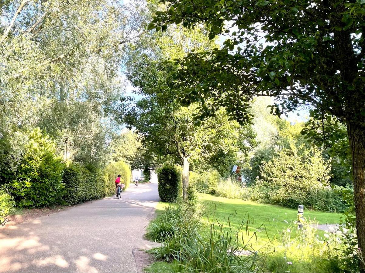 Cosy Cotswold Lodge By Your Home Here - Summer Sale For 3 Plus Nights - Ideal For Families With Log-Burner, Spa, Private Parking And Heated Swimming Pools Ashton Keynes Екстериор снимка