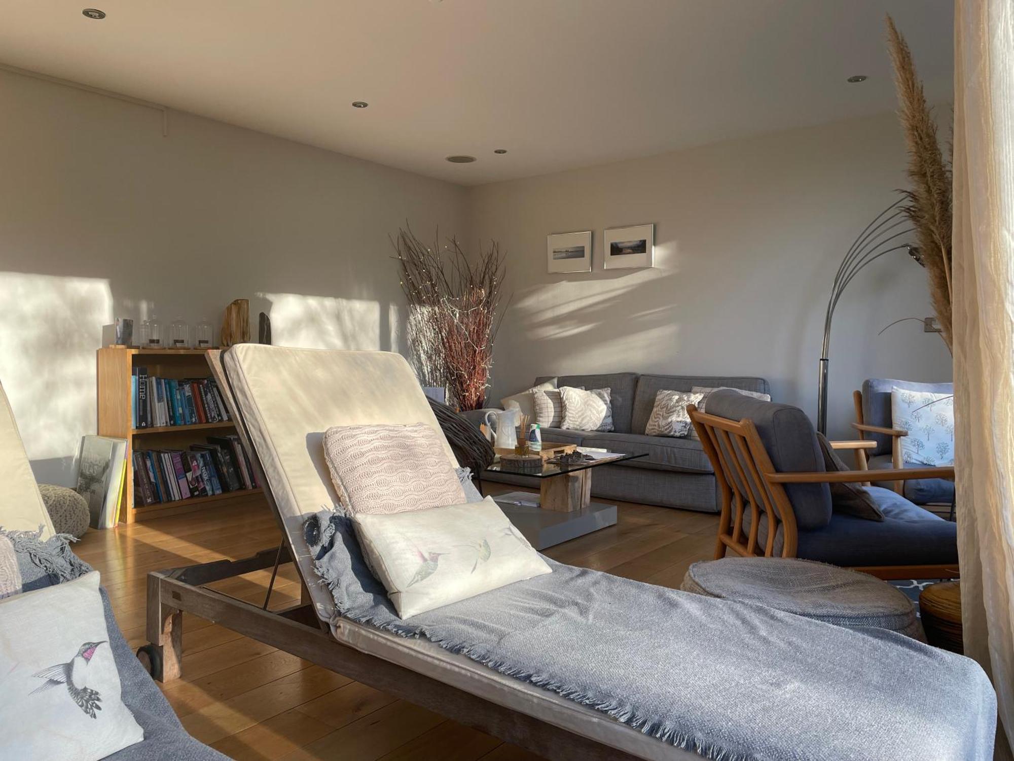 Cosy Cotswold Lodge By Your Home Here - Summer Sale For 3 Plus Nights - Ideal For Families With Log-Burner, Spa, Private Parking And Heated Swimming Pools Ashton Keynes Екстериор снимка