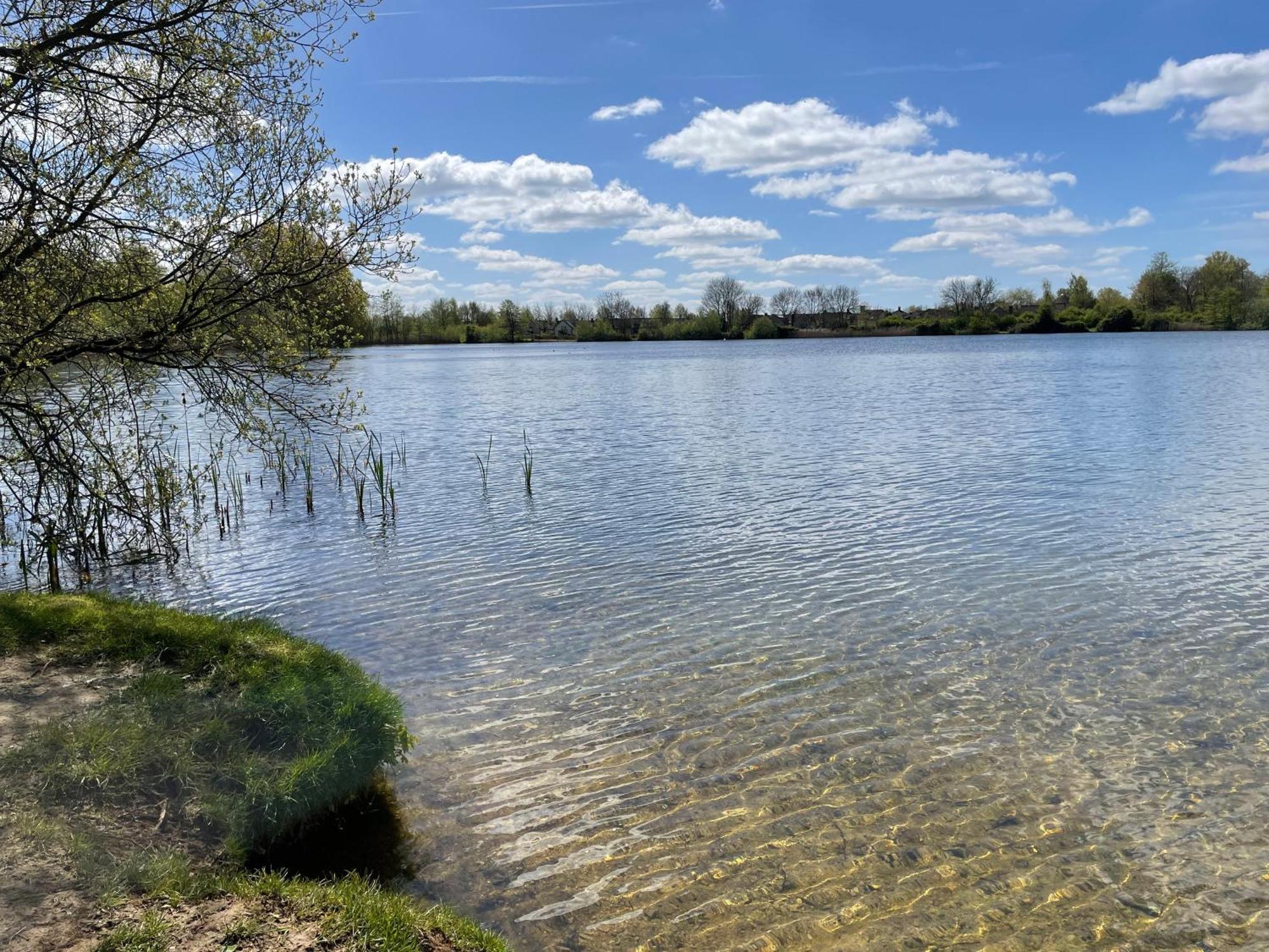 Cosy Cotswold Lodge By Your Home Here - Summer Sale For 3 Plus Nights - Ideal For Families With Log-Burner, Spa, Private Parking And Heated Swimming Pools Ashton Keynes Екстериор снимка
